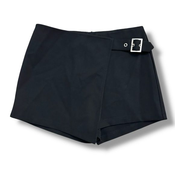 Superdown Christina Buckle Wrap Black Skort Women’s Size Small Party Baddie - Picture 3 of 16